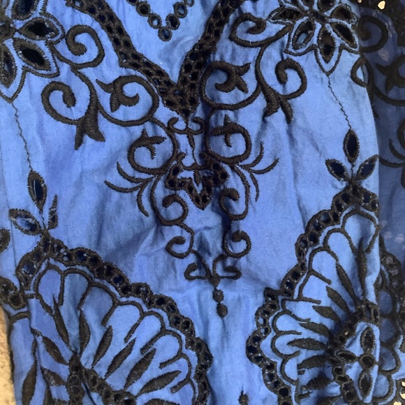 Gorgeous Blouse by Zara - Picture 3 of 10